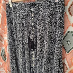 Rachel Zoe Black & White Floral Print Casual Maxi Skirt Size Medium